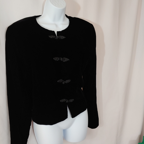 Nice jacket - Picture 1 of 3